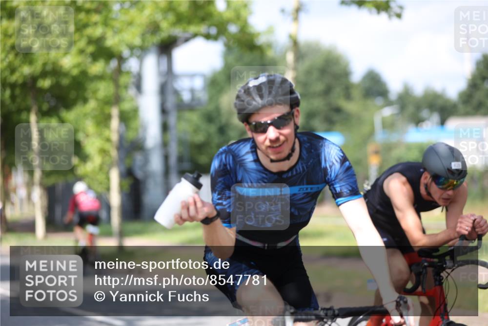 10.08.2025 - GEWOBA Citytriathlon Bremen Yannick Fuchs http://msf.ph/oto/8547781 10.08.2025 12:11:49 Radfahren 583, 667, 699, 702, 752 meine-sportfotos.de