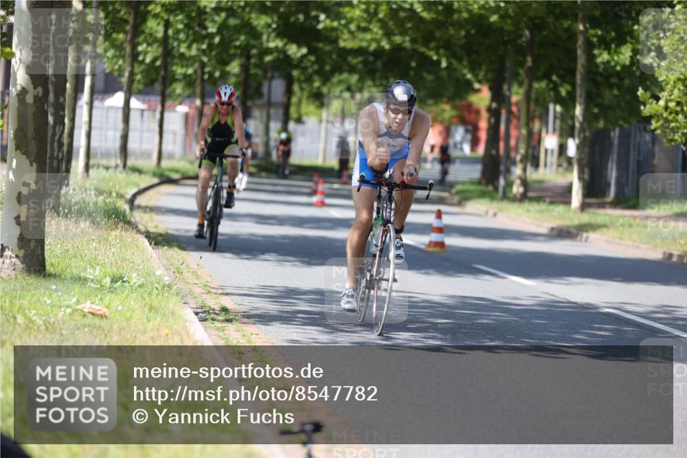 10.08.2025 - GEWOBA Citytriathlon Bremen Yannick Fuchs http://msf.ph/oto/8547782 10.08.2025 13:08:26 Radfahren 551, 552, 702, 768, 824, 836, 855, 859, 968, 980 meine-sportfotos.de