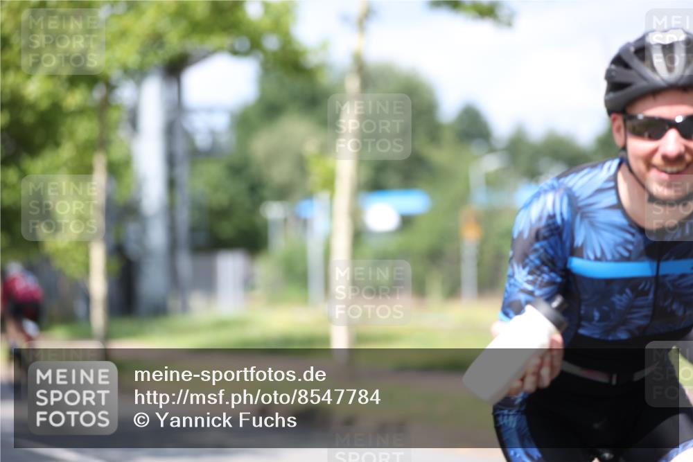 10.08.2025 - GEWOBA Citytriathlon Bremen Yannick Fuchs http://msf.ph/oto/8547784 10.08.2025 12:11:49 Radfahren 583, 667, 699, 702, 752 meine-sportfotos.de