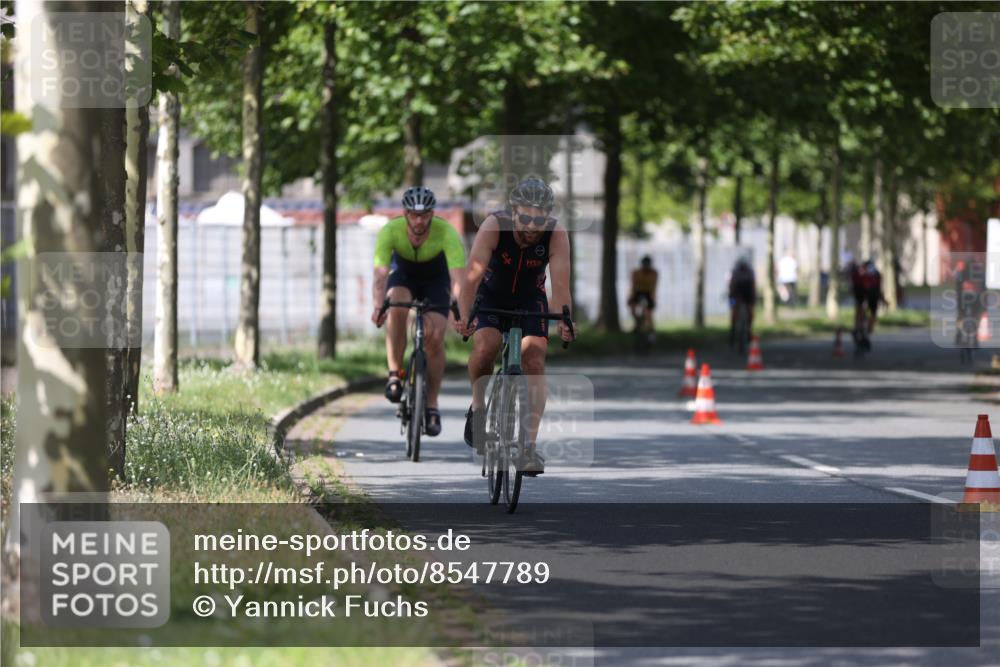 10.08.2025 - GEWOBA Citytriathlon Bremen Yannick Fuchs http://msf.ph/oto/8547789 10.08.2025 12:11:54 Radfahren 576, 667, 699, 702, 752, 799 meine-sportfotos.de