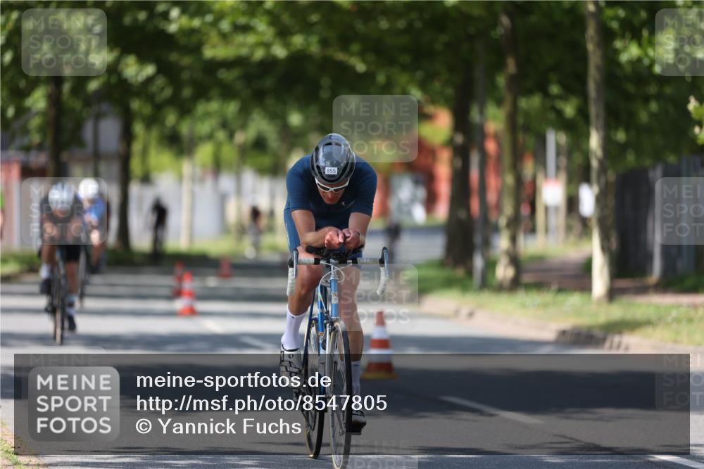 10.08.2025 - GEWOBA Citytriathlon Bremen Yannick Fuchs http://msf.ph/oto/8547805 10.08.2025 13:08:29 Radfahren 551, 552, 692, 702, 768, 824, 836, 855, 859, 968, 980 meine-sportfotos.de