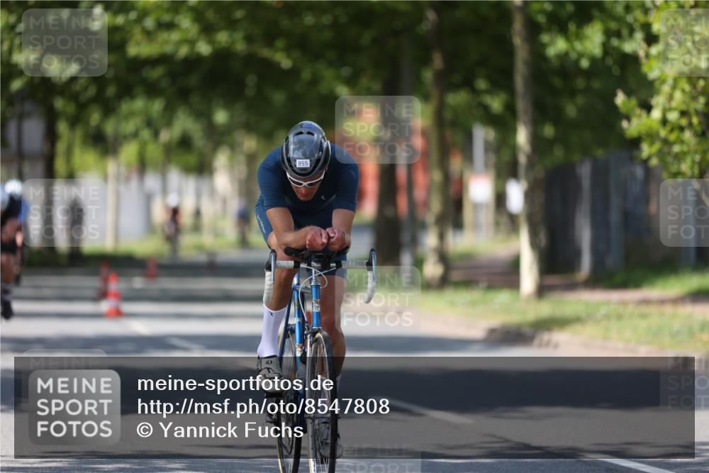 10.08.2025 - GEWOBA Citytriathlon Bremen Yannick Fuchs http://msf.ph/oto/8547808 10.08.2025 13:08:29 Radfahren 551, 552, 692, 702, 768, 824, 836, 855, 859, 968, 980 meine-sportfotos.de