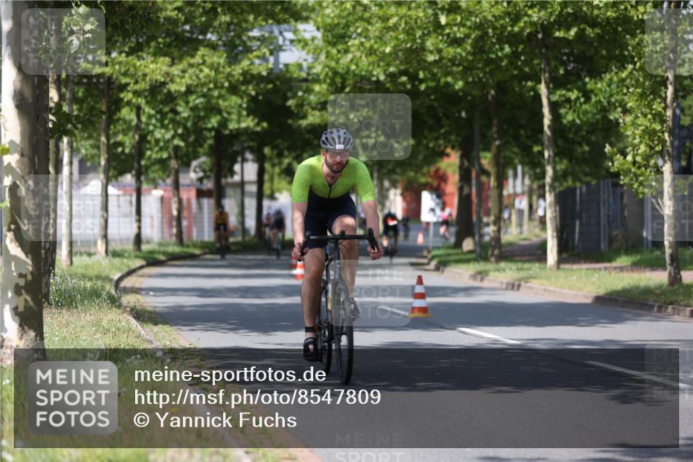 10.08.2025 - GEWOBA Citytriathlon Bremen Yannick Fuchs http://msf.ph/oto/8547809 10.08.2025 12:11:56 Radfahren 576, 667, 699, 702, 752, 799, 907 meine-sportfotos.de