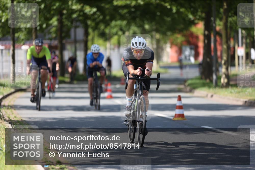 10.08.2025 - GEWOBA Citytriathlon Bremen Yannick Fuchs http://msf.ph/oto/8547814 10.08.2025 13:08:31 Radfahren 551, 552, 692, 702, 768, 824, 836, 855, 859, 968, 980 meine-sportfotos.de