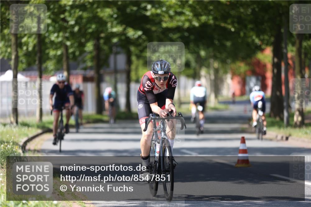 10.08.2025 - GEWOBA Citytriathlon Bremen Yannick Fuchs http://msf.ph/oto/8547851 10.08.2025 13:08:35 Radfahren 551, 552, 692, 702, 768, 824, 836, 855, 859, 968, 980, 1016 meine-sportfotos.de