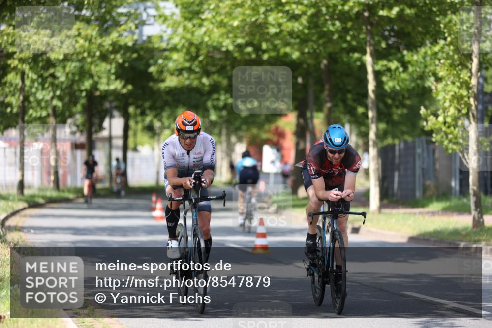 10.08.2025 - GEWOBA Citytriathlon Bremen Yannick Fuchs http://msf.ph/oto/8547879 10.08.2025 12:12:06 Radfahren 576, 605, 667, 699, 702, 751, 799, 816, 907, 1003 meine-sportfotos.de