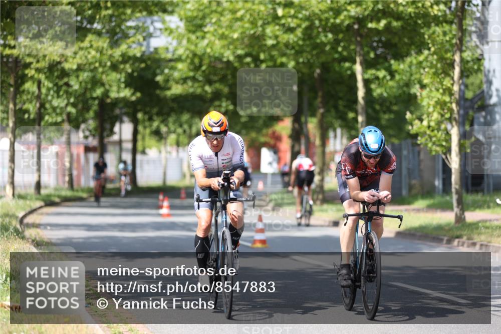 10.08.2025 - GEWOBA Citytriathlon Bremen Yannick Fuchs http://msf.ph/oto/8547883 10.08.2025 12:12:06 Radfahren 576, 605, 667, 699, 702, 751, 799, 816, 907, 1003 meine-sportfotos.de