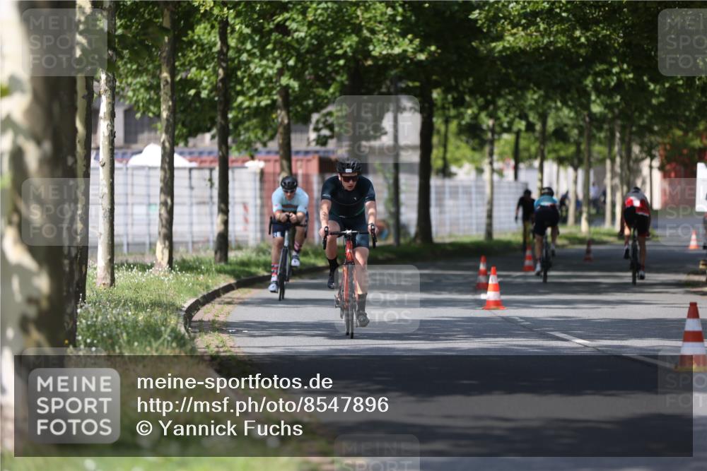 10.08.2025 - GEWOBA Citytriathlon Bremen Yannick Fuchs http://msf.ph/oto/8547896 10.08.2025 12:12:09 Radfahren 576, 605, 667, 699, 751, 799, 816, 907, 1003 meine-sportfotos.de