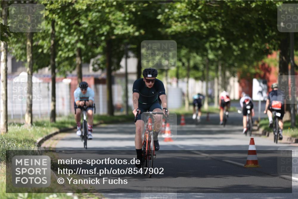 10.08.2025 - GEWOBA Citytriathlon Bremen Yannick Fuchs http://msf.ph/oto/8547902 10.08.2025 12:12:10 Radfahren 576, 605, 667, 699, 751, 799, 816, 907, 1003 meine-sportfotos.de