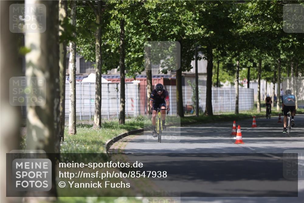 10.08.2025 - GEWOBA Citytriathlon Bremen Yannick Fuchs http://msf.ph/oto/8547938 10.08.2025 12:12:15 Radfahren 576, 605, 751, 799, 816, 875, 907, 932, 1003 meine-sportfotos.de