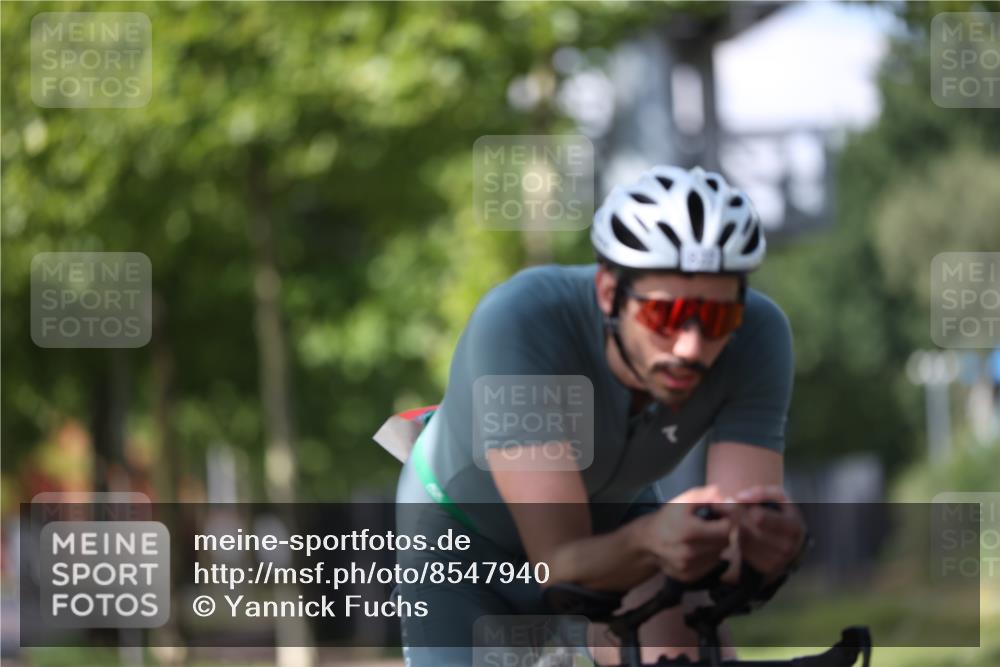 10.08.2025 - GEWOBA Citytriathlon Bremen Yannick Fuchs http://msf.ph/oto/8547940 10.08.2025 13:09:05 Radfahren 735, 822, 973 meine-sportfotos.de