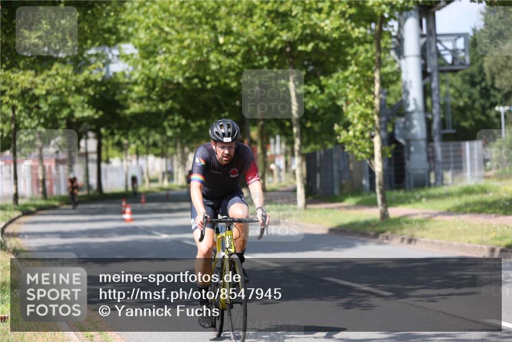 10.08.2025 - GEWOBA Citytriathlon Bremen Yannick Fuchs http://msf.ph/oto/8547945 10.08.2025 12:12:19 Radfahren 605, 751, 816, 875, 907, 932, 1003 meine-sportfotos.de