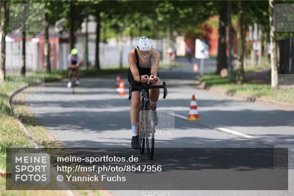 10.08.2025 - GEWOBA Citytriathlon Bremen Yannick Fuchs http://msf.ph/oto/8547956 10.08.2025 12:12:24 Radfahren 605, 751, 769, 875, 932, 1012 meine-sportfotos.de