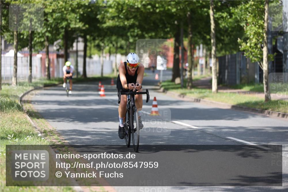 10.08.2025 - GEWOBA Citytriathlon Bremen Yannick Fuchs http://msf.ph/oto/8547959 10.08.2025 12:12:24 Radfahren 605, 751, 769, 875, 932, 1012 meine-sportfotos.de