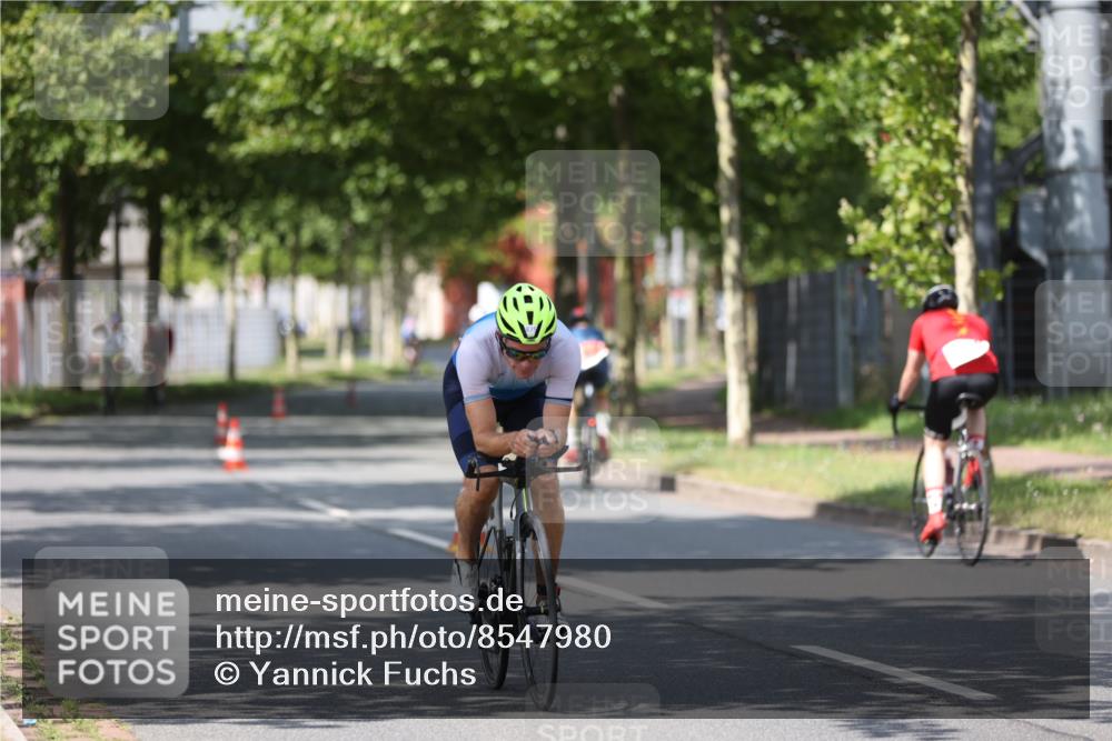 10.08.2025 - GEWOBA Citytriathlon Bremen Yannick Fuchs http://msf.ph/oto/8547980 10.08.2025 12:12:27 Radfahren 692, 751, 769, 875, 932, 1012 meine-sportfotos.de