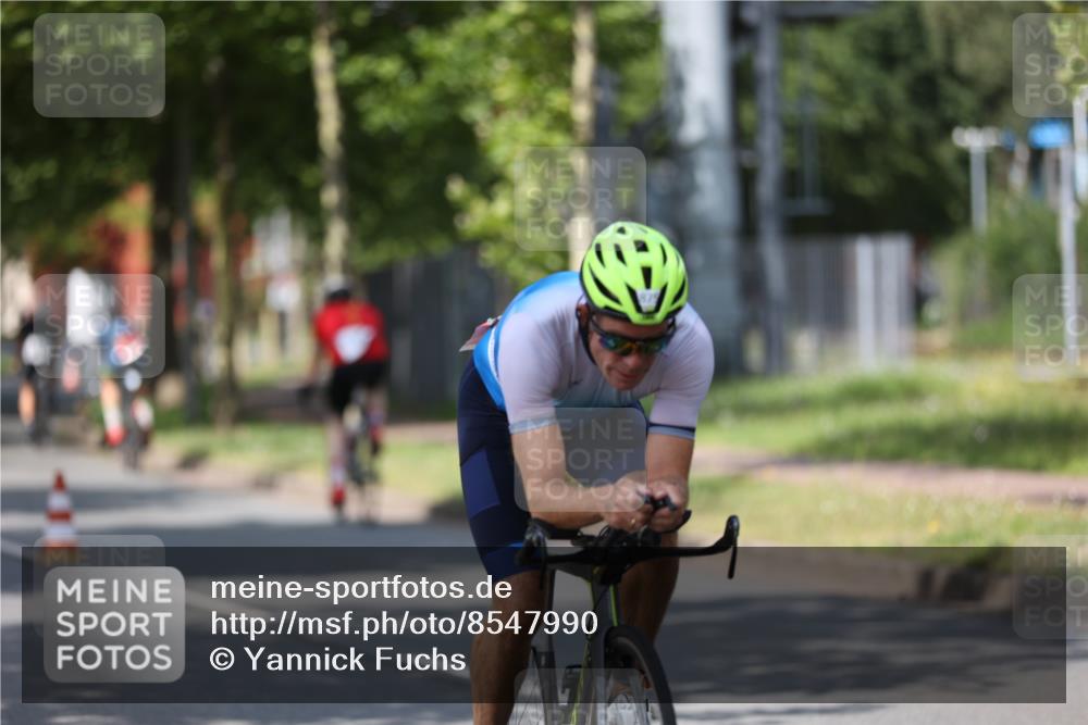 10.08.2025 - GEWOBA Citytriathlon Bremen Yannick Fuchs http://msf.ph/oto/8547990 10.08.2025 12:12:27 Radfahren 692, 751, 769, 875, 932, 1012 meine-sportfotos.de