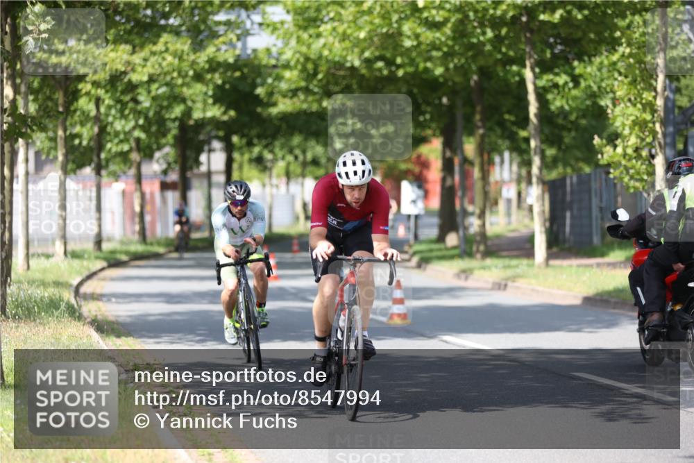10.08.2025 - GEWOBA Citytriathlon Bremen Yannick Fuchs http://msf.ph/oto/8547994 10.08.2025 12:12:33 Radfahren 692, 769, 851, 875, 932, 1012 meine-sportfotos.de