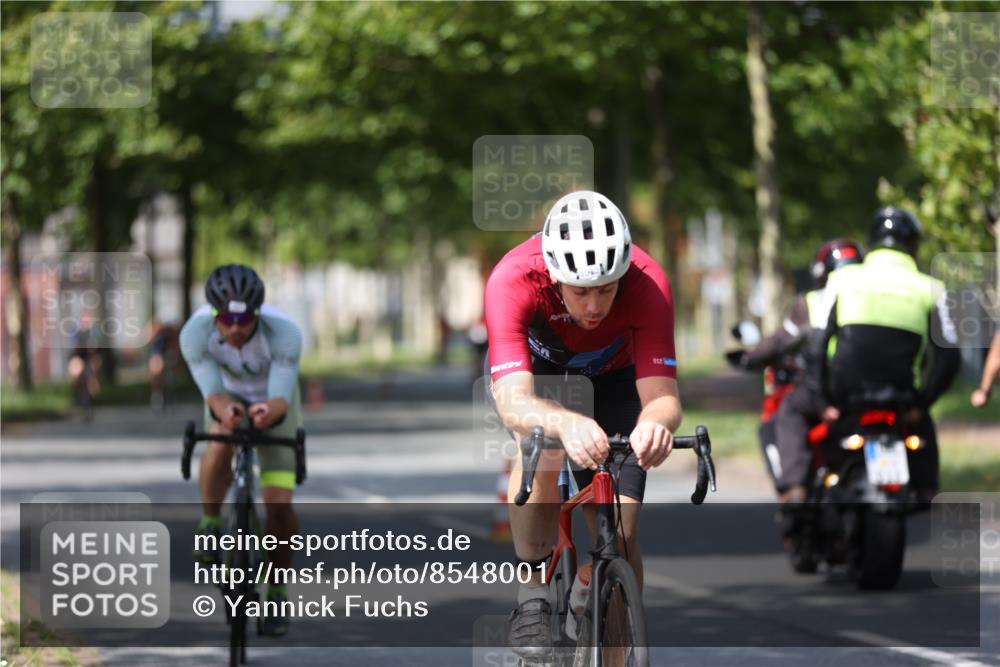 10.08.2025 - GEWOBA Citytriathlon Bremen Yannick Fuchs http://msf.ph/oto/8548001 10.08.2025 12:12:33 Radfahren 692, 769, 851, 875, 932, 1012 meine-sportfotos.de