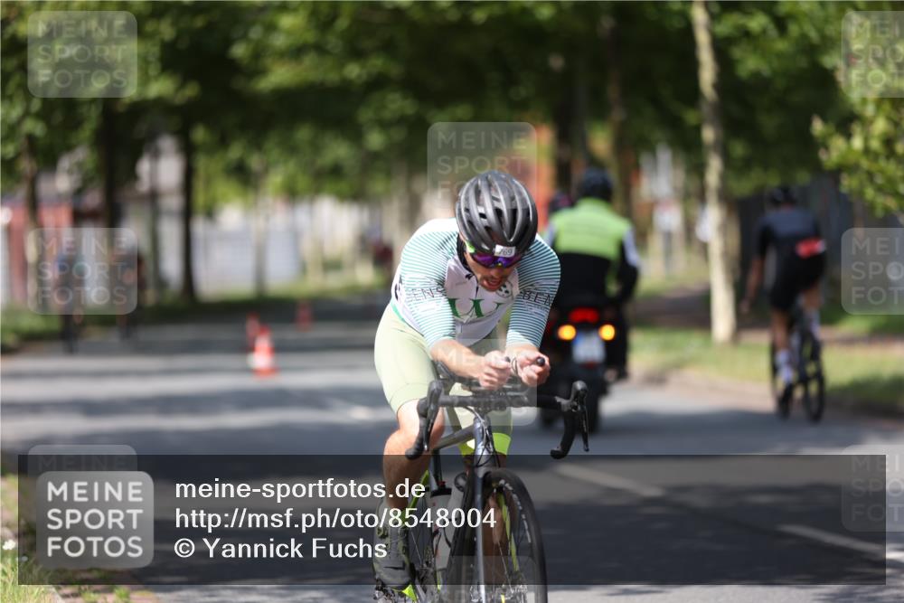 10.08.2025 - GEWOBA Citytriathlon Bremen Yannick Fuchs http://msf.ph/oto/8548004 10.08.2025 12:12:34 Radfahren 692, 769, 851, 875, 885, 932, 1012 meine-sportfotos.de