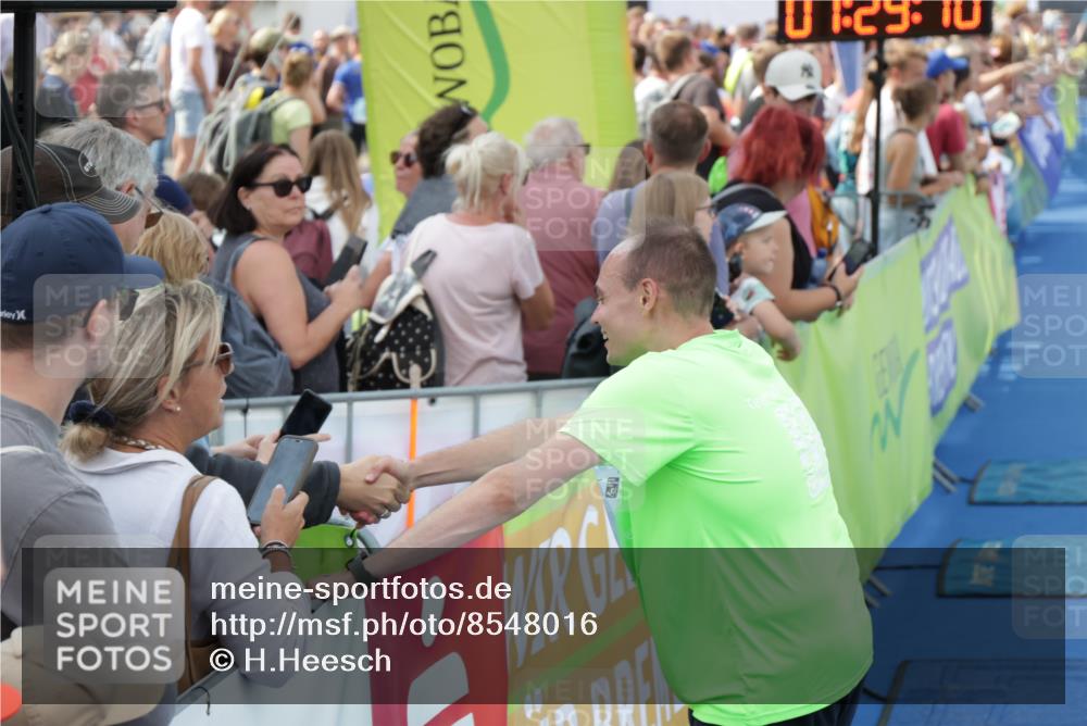 10.08.2025 - GEWOBA Citytriathlon Bremen H.Heesch http://msf.ph/oto/8548016 10.08.2025 11:32:52 Ziel  meine-sportfotos.de