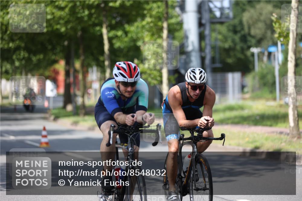 10.08.2025 - GEWOBA Citytriathlon Bremen Yannick Fuchs http://msf.ph/oto/8548032 10.08.2025 12:12:39 Radfahren 640, 692, 769, 851, 875, 885, 1012 meine-sportfotos.de