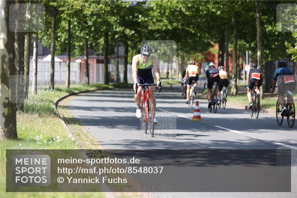 10.08.2025 - GEWOBA Citytriathlon Bremen Yannick Fuchs http://msf.ph/oto/8548037 10.08.2025 13:09:49 Radfahren 681, 770, 942 meine-sportfotos.de