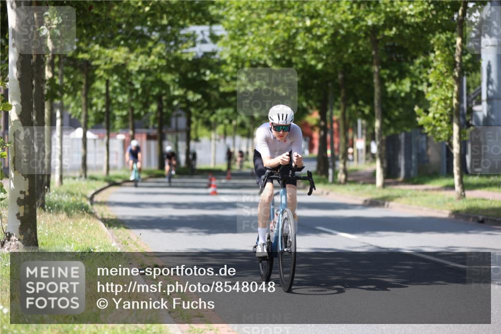 10.08.2025 - GEWOBA Citytriathlon Bremen Yannick Fuchs http://msf.ph/oto/8548048 10.08.2025 13:10:07 Radfahren 642, 763, 776, 919, 922, 947, 1037 meine-sportfotos.de