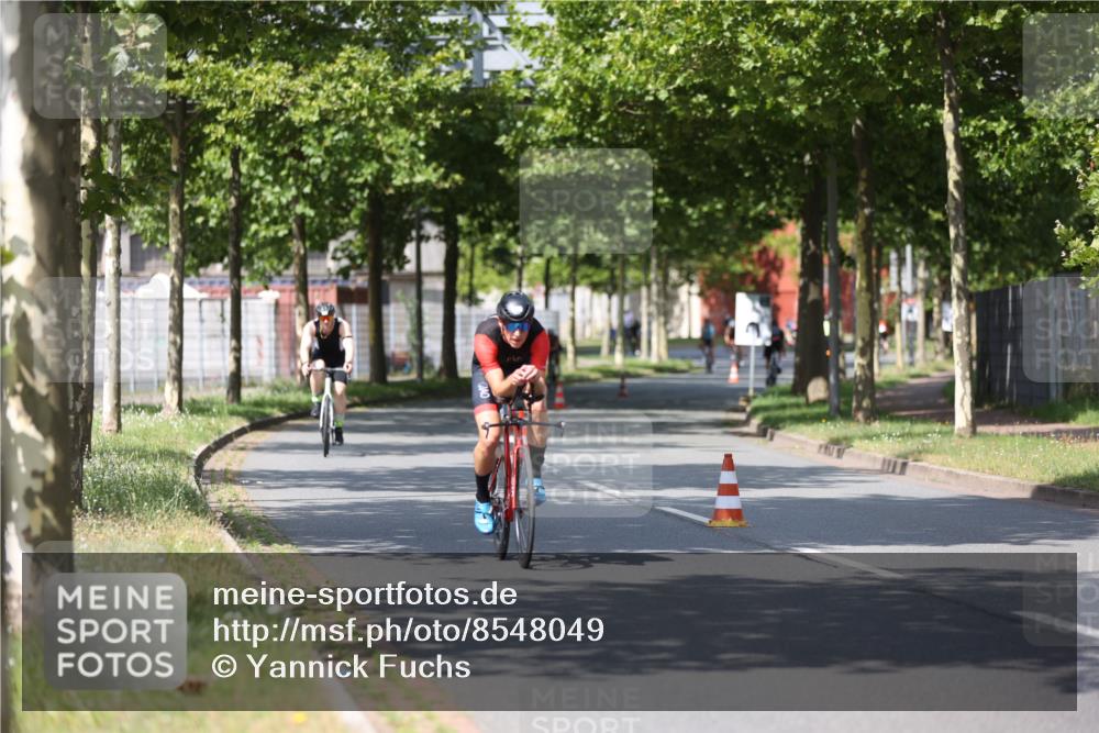 10.08.2025 - GEWOBA Citytriathlon Bremen Yannick Fuchs http://msf.ph/oto/8548049 10.08.2025 12:12:42 Radfahren 640, 692, 769, 771, 851, 885, 1012 meine-sportfotos.de
