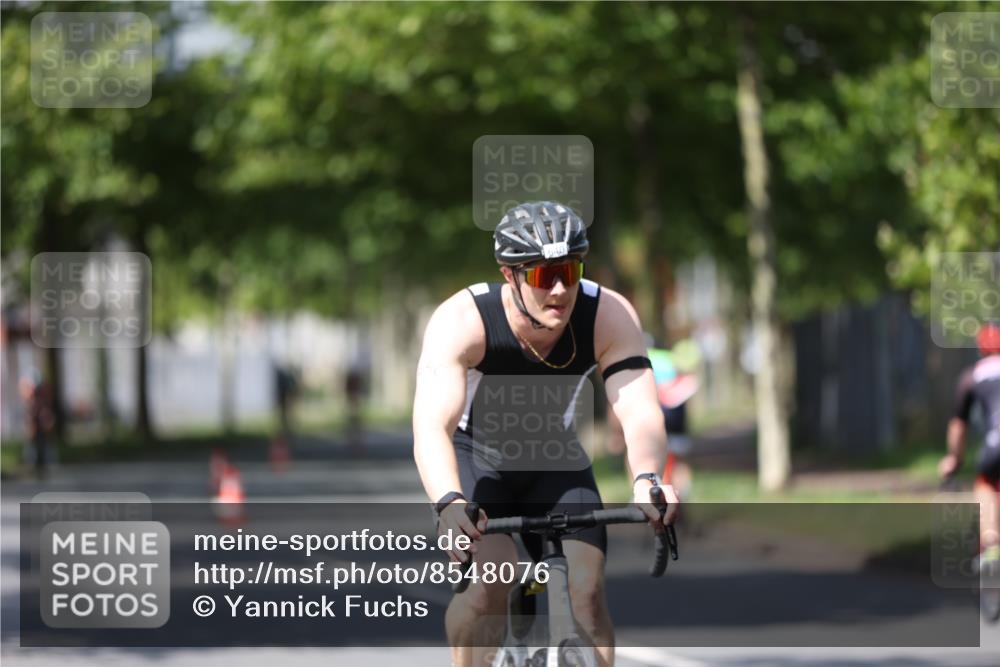 10.08.2025 - GEWOBA Citytriathlon Bremen Yannick Fuchs http://msf.ph/oto/8548076 10.08.2025 12:12:45 Radfahren 640, 692, 769, 771, 851, 884, 885, 1012 meine-sportfotos.de
