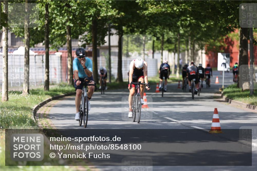 10.08.2025 - GEWOBA Citytriathlon Bremen Yannick Fuchs http://msf.ph/oto/8548100 10.08.2025 12:12:53 Radfahren 640, 675, 745, 767, 771, 851, 884, 885, 960 meine-sportfotos.de