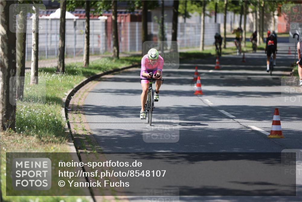 10.08.2025 - GEWOBA Citytriathlon Bremen Yannick Fuchs http://msf.ph/oto/8548107 10.08.2025 13:10:28 Radfahren 722, 752, 763, 776, 833, 834, 872, 891, 922, 956 meine-sportfotos.de