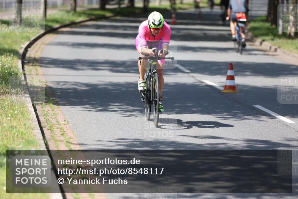 10.08.2025 - GEWOBA Citytriathlon Bremen Yannick Fuchs http://msf.ph/oto/8548117 10.08.2025 13:10:29 Radfahren 722, 752, 763, 776, 833, 834, 872, 891, 922, 956 meine-sportfotos.de