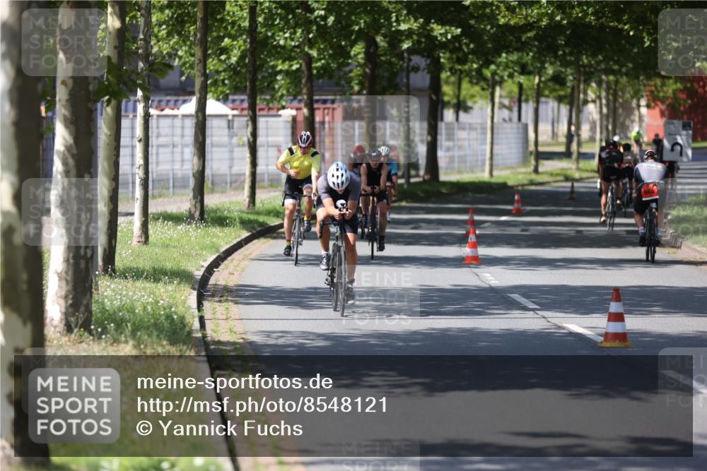 10.08.2025 - GEWOBA Citytriathlon Bremen Yannick Fuchs http://msf.ph/oto/8548121 10.08.2025 13:10:35 Radfahren 722, 752, 833, 834, 872, 891, 935, 956, 1031 meine-sportfotos.de