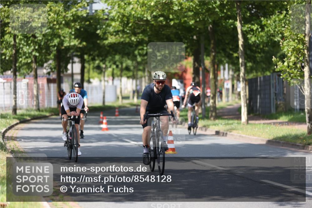 10.08.2025 - GEWOBA Citytriathlon Bremen Yannick Fuchs http://msf.ph/oto/8548128 10.08.2025 12:12:57 Radfahren 640, 675, 745, 767, 771, 884, 885, 960 meine-sportfotos.de