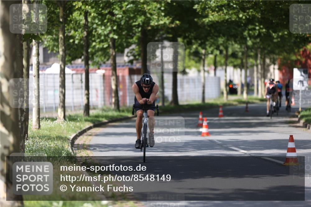10.08.2025 - GEWOBA Citytriathlon Bremen Yannick Fuchs http://msf.ph/oto/8548149 10.08.2025 12:13:01 Radfahren 675, 745, 767, 771, 884, 960 meine-sportfotos.de