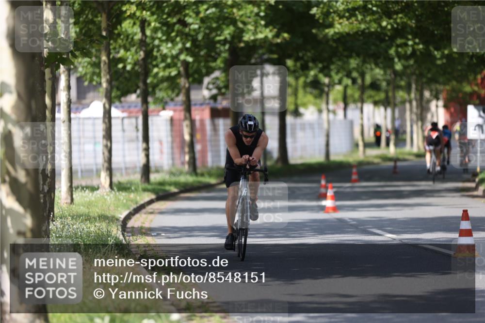 10.08.2025 - GEWOBA Citytriathlon Bremen Yannick Fuchs http://msf.ph/oto/8548151 10.08.2025 12:13:01 Radfahren 675, 745, 767, 771, 884, 960 meine-sportfotos.de