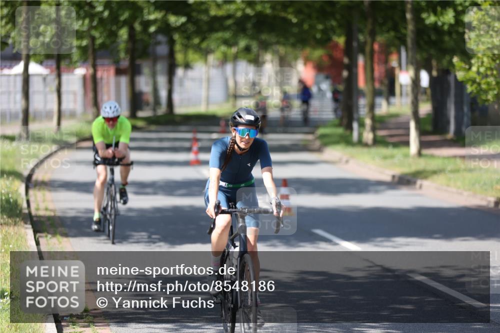 10.08.2025 - GEWOBA Citytriathlon Bremen Yannick Fuchs http://msf.ph/oto/8548186 10.08.2025 13:10:50 Radfahren 722, 833, 834, 858, 872, 891, 935, 1031 meine-sportfotos.de