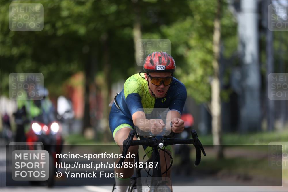 10.08.2025 - GEWOBA Citytriathlon Bremen Yannick Fuchs http://msf.ph/oto/8548187 10.08.2025 12:13:15 Radfahren 760, 767, 774, 1013, 1026 meine-sportfotos.de