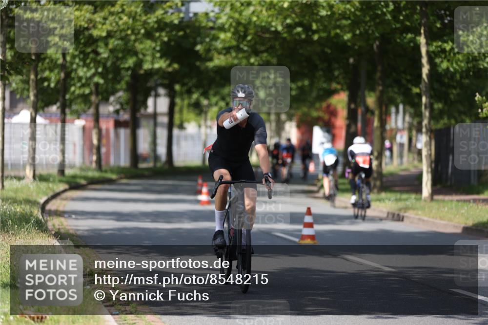 10.08.2025 - GEWOBA Citytriathlon Bremen Yannick Fuchs http://msf.ph/oto/8548215 10.08.2025 12:13:25 Radfahren 552, 612, 649, 760, 770, 774, 916, 1013, 1026 meine-sportfotos.de