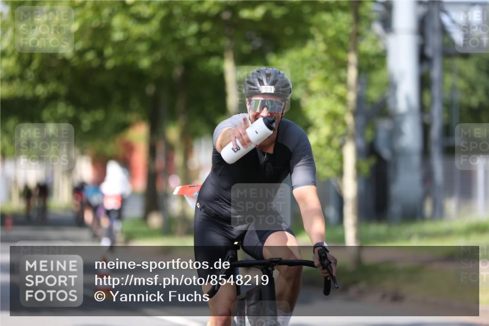 10.08.2025 - GEWOBA Citytriathlon Bremen Yannick Fuchs http://msf.ph/oto/8548219 10.08.2025 12:13:26 Radfahren 552, 612, 649, 760, 770, 774, 916, 1013, 1026 meine-sportfotos.de