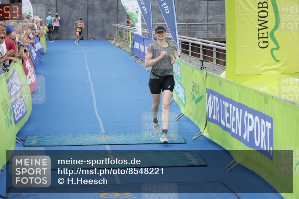 10.08.2025 - GEWOBA Citytriathlon Bremen H.Heesch http://msf.ph/oto/8548221 10.08.2025 11:33:35 Ziel 359, 491 meine-sportfotos.de