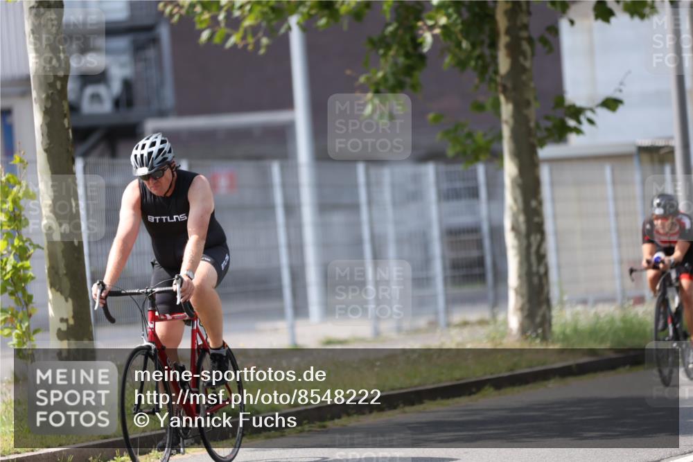 10.08.2025 - GEWOBA Citytriathlon Bremen Yannick Fuchs http://msf.ph/oto/8548222 10.08.2025 13:11:30 Radfahren 604, 664, 667, 686, 688, 708, 894, 915, 937 meine-sportfotos.de