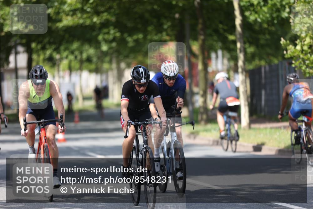 10.08.2025 - GEWOBA Citytriathlon Bremen Yannick Fuchs http://msf.ph/oto/8548231 10.08.2025 12:13:33 Radfahren 552, 612, 649, 664, 770, 774, 823, 916, 1017 meine-sportfotos.de