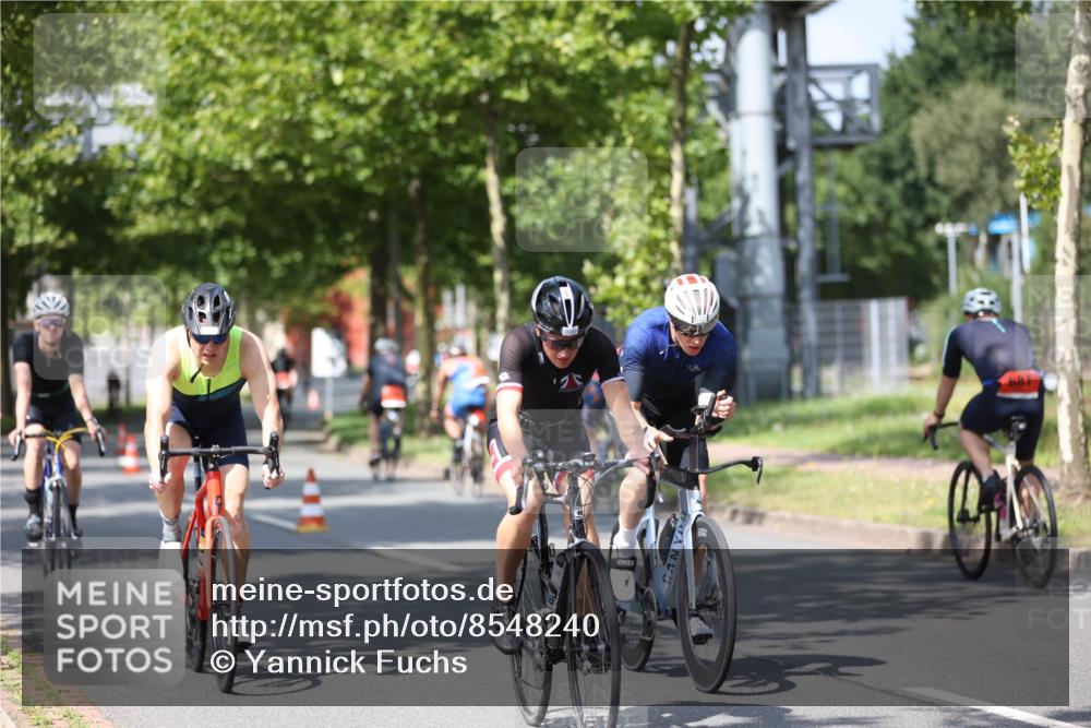 10.08.2025 - GEWOBA Citytriathlon Bremen Yannick Fuchs http://msf.ph/oto/8548240 10.08.2025 12:13:34 Radfahren 552, 612, 649, 664, 770, 774, 776, 823, 916, 1017 meine-sportfotos.de