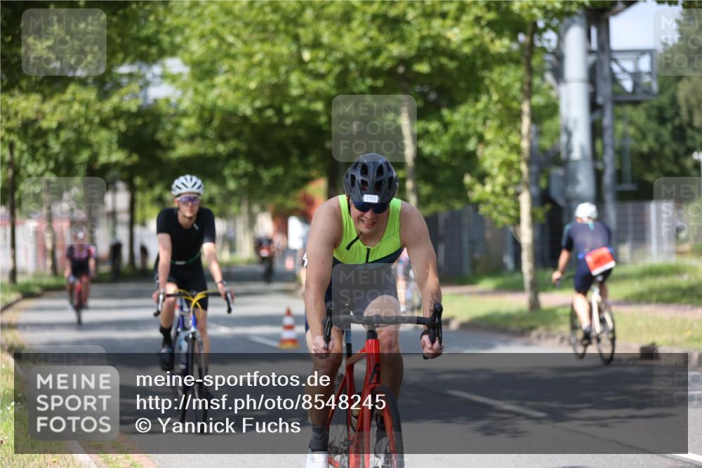10.08.2025 - GEWOBA Citytriathlon Bremen Yannick Fuchs http://msf.ph/oto/8548245 10.08.2025 12:13:35 Radfahren 552, 612, 649, 664, 770, 774, 776, 823, 916, 1017 meine-sportfotos.de