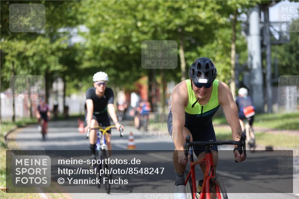 10.08.2025 - GEWOBA Citytriathlon Bremen Yannick Fuchs http://msf.ph/oto/8548247 10.08.2025 12:13:35 Radfahren 552, 612, 649, 664, 770, 774, 776, 823, 916, 1017 meine-sportfotos.de