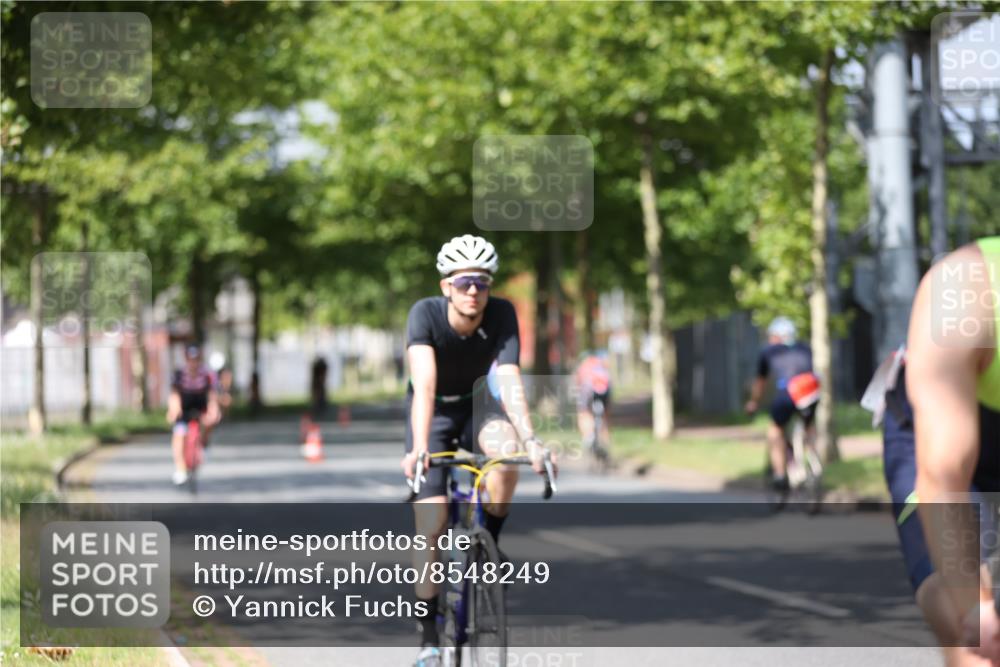 10.08.2025 - GEWOBA Citytriathlon Bremen Yannick Fuchs http://msf.ph/oto/8548249 10.08.2025 12:13:35 Radfahren 552, 612, 649, 664, 770, 774, 776, 823, 916, 1017 meine-sportfotos.de