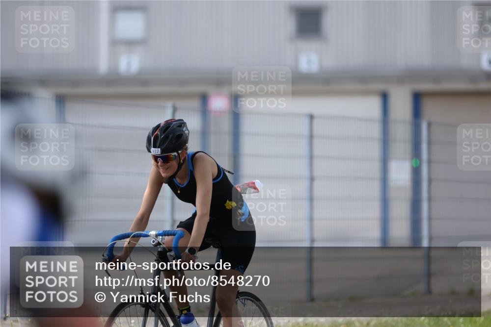 10.08.2025 - GEWOBA Citytriathlon Bremen Yannick Fuchs http://msf.ph/oto/8548270 10.08.2025 13:11:45 Radfahren 604, 635, 667, 750, 894, 933, 937, 966, 1017, 1032 meine-sportfotos.de
