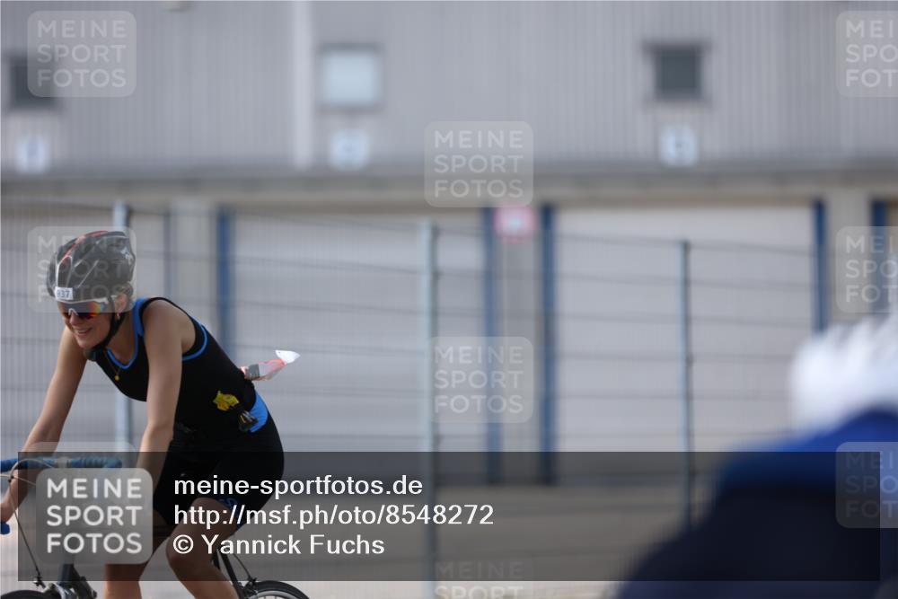 10.08.2025 - GEWOBA Citytriathlon Bremen Yannick Fuchs http://msf.ph/oto/8548272 10.08.2025 13:11:46 Radfahren 604, 635, 667, 750, 894, 933, 937, 966, 1017, 1032 meine-sportfotos.de