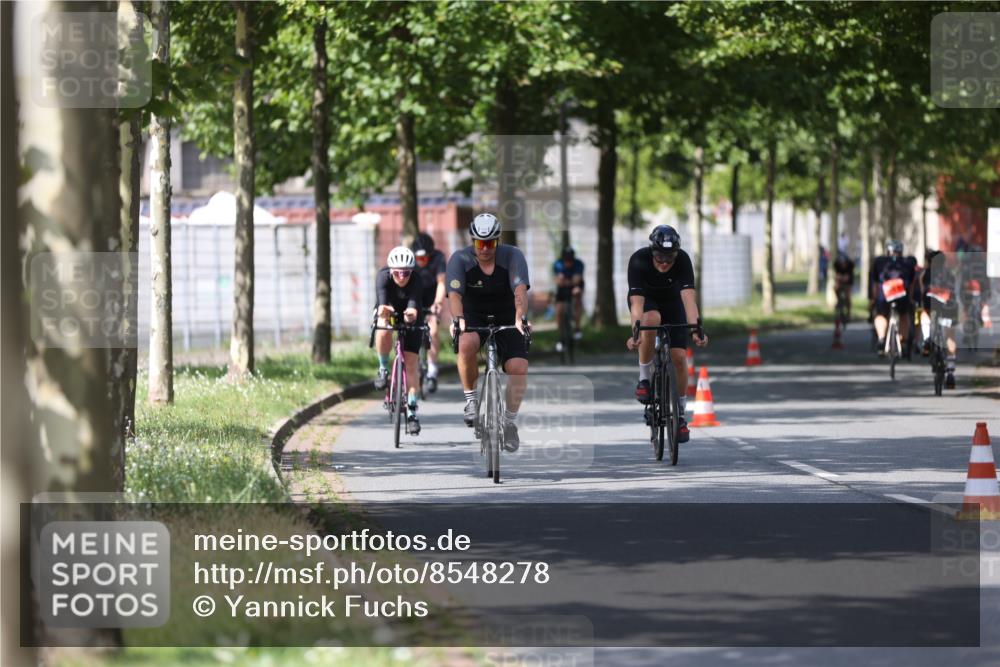 10.08.2025 - GEWOBA Citytriathlon Bremen Yannick Fuchs http://msf.ph/oto/8548278 10.08.2025 12:13:40 Radfahren 552, 568, 612, 621, 649, 664, 770, 776, 823, 916, 1017 meine-sportfotos.de
